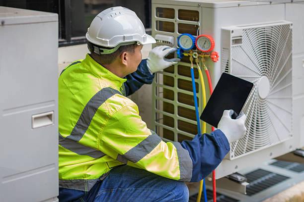 Professional Hvac Installation technician working in Zolfo Springs, FL